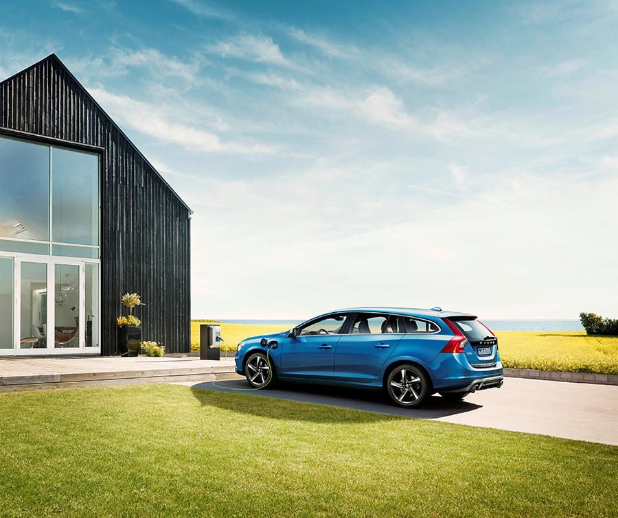 „Volvo V60 Plug-in Hybrid“ su „R-Design“ – efektyvumo ir dinamikos derinys