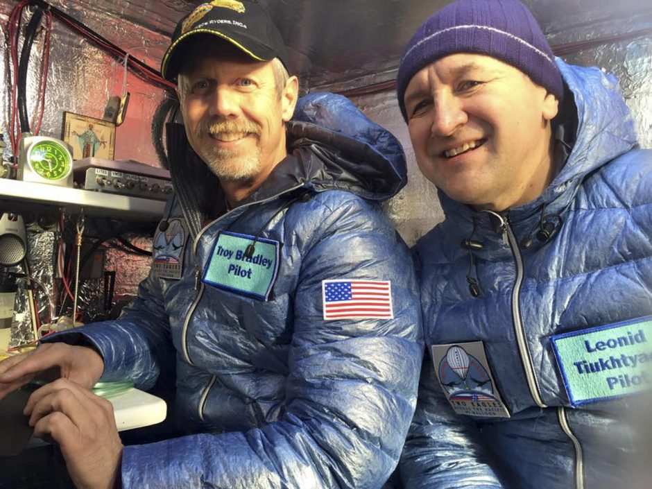 Amerikietis ir rusas pagerino skrydžio dujų balionu nuotolio rekordą
