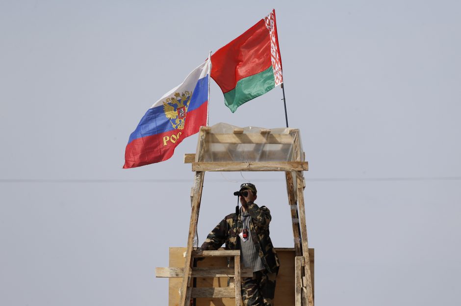 Minskas ramiai reaguoja į NATO pajėgų stiprinimą prie Baltarusijos sienų