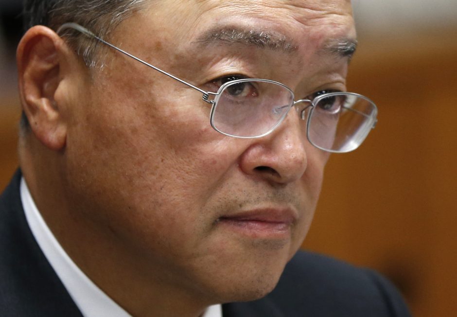 Į skandalą dėl sekso baro įtrauktam japonų ministrui – nauji įtarimai