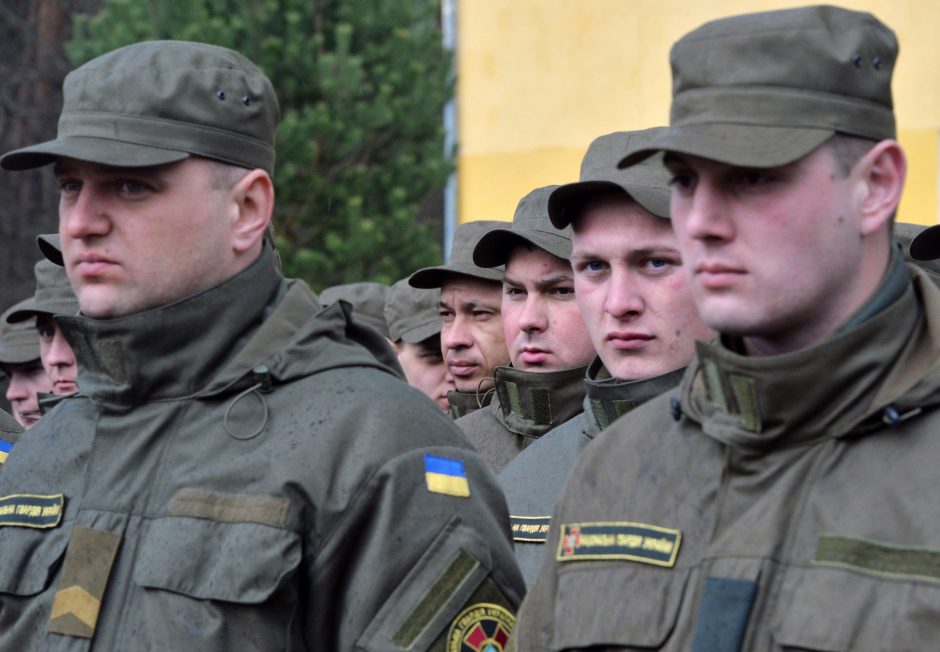 Per parą Ukrainos rytinėje dalyje žuvo vienas vyriausybės pajėgų karys