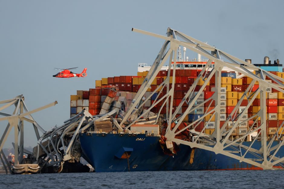 Valstijos pareigūnas: laivyba Baltimorės uoste sustabdyta