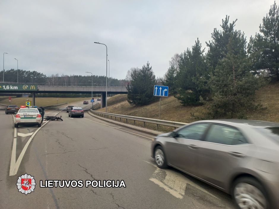 Vilniaus pareigūnai prašo pagalbos: ieško mačiusiųjų avariją Oslo gatvėje