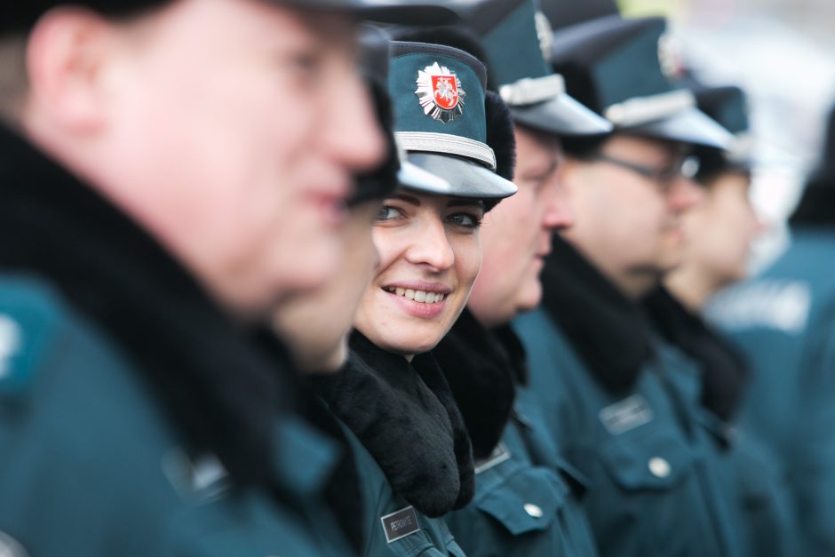 Apklausa: Lietuvoje imama labiau pasitikėti policija ir kariuomene 