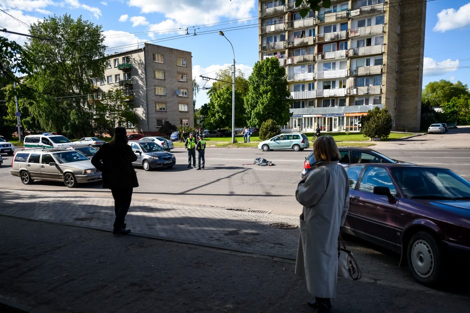 Dar viena nelaimė Kaune: gatvėje žuvo moteris
