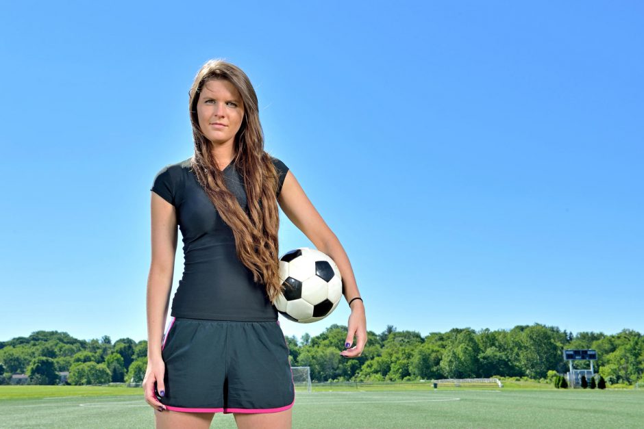 Moterims futbolą žaisti sveika