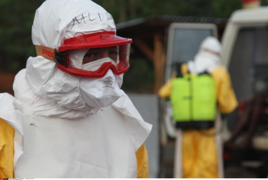 Profesorius: vakcinos ir specialių vaistų Ebolai gydyti nėra