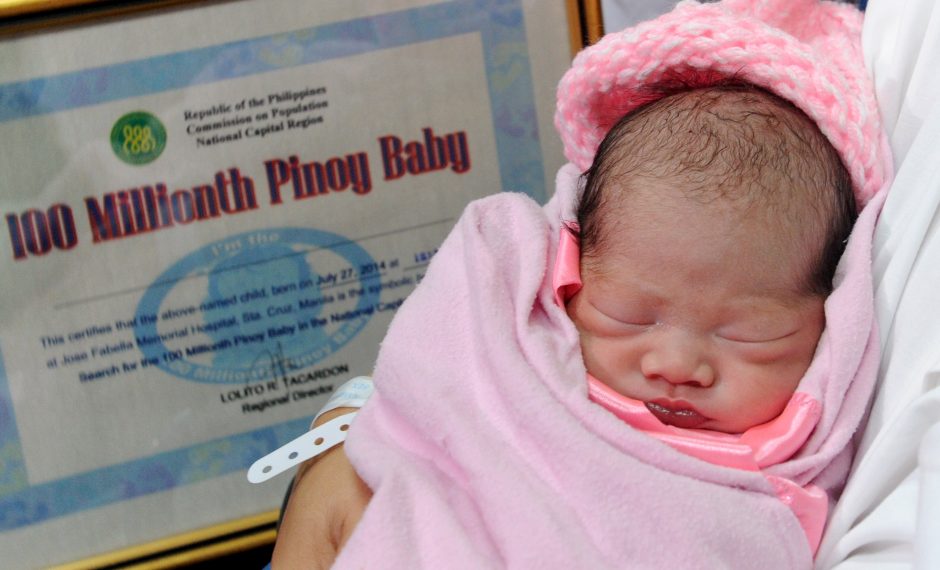 Filipinai pasveikino 100-milijonąjį kūdikį