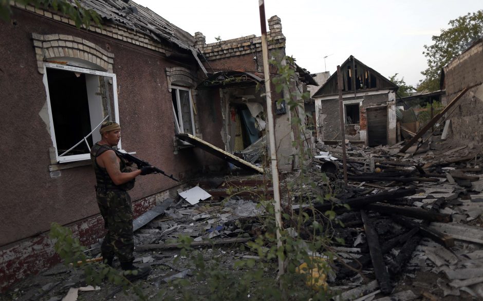 Donecke nuo artilerijos ugnies žuvo du civiliai