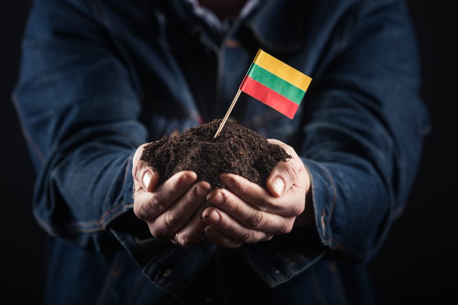 Žemės įsigijimo įstatymas kliudo ne užsieniečiams, o lietuviams?