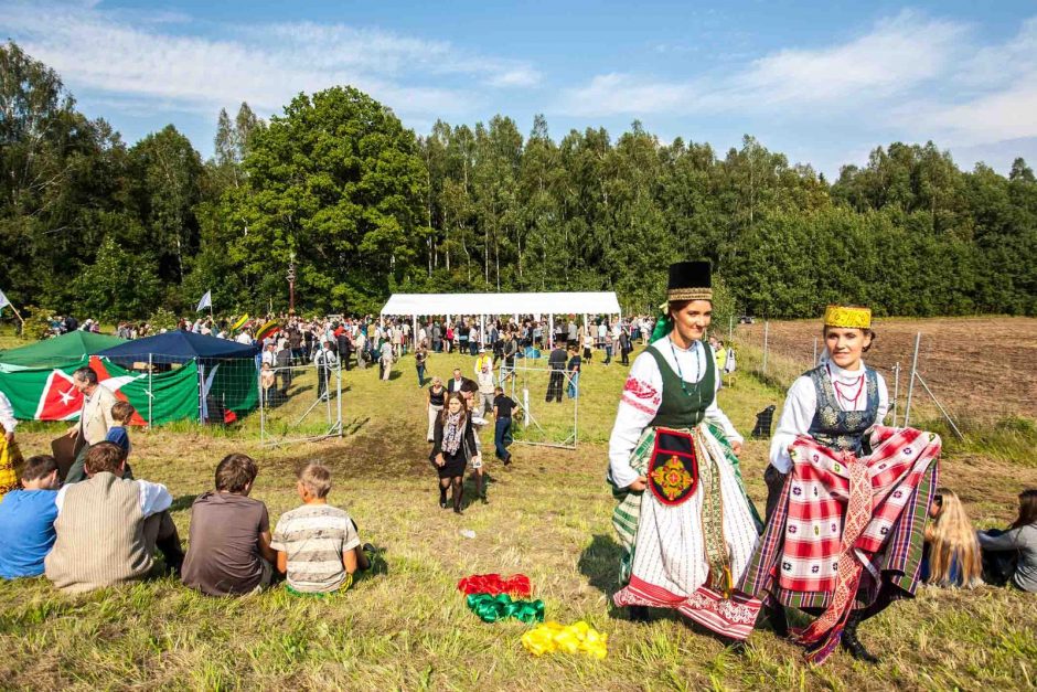 Kauniečiai kartu su visa Lietuva vėl stojo į Baltijos kelią