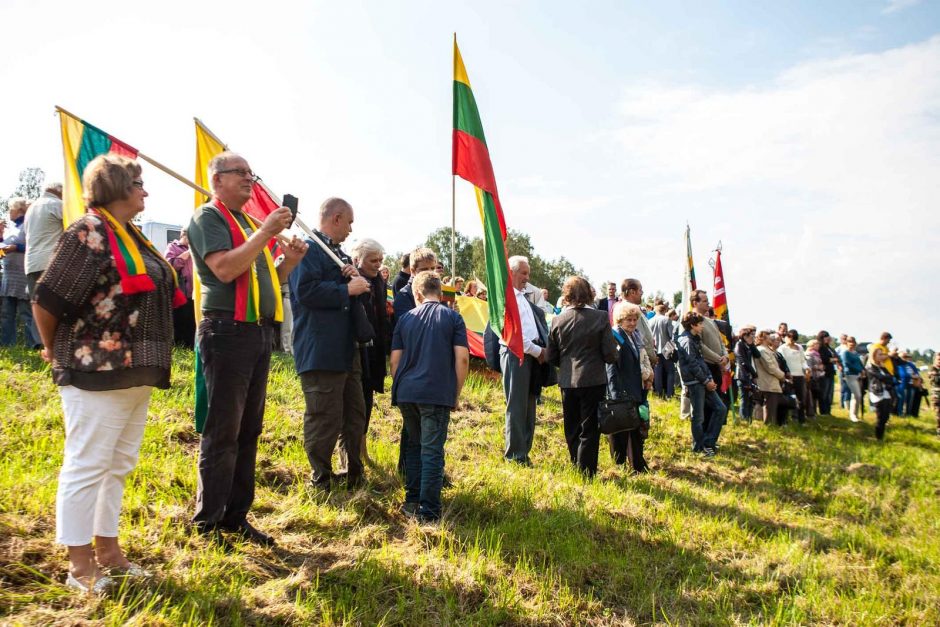 Kauniečiai kartu su visa Lietuva stojo į Baltijos kelią