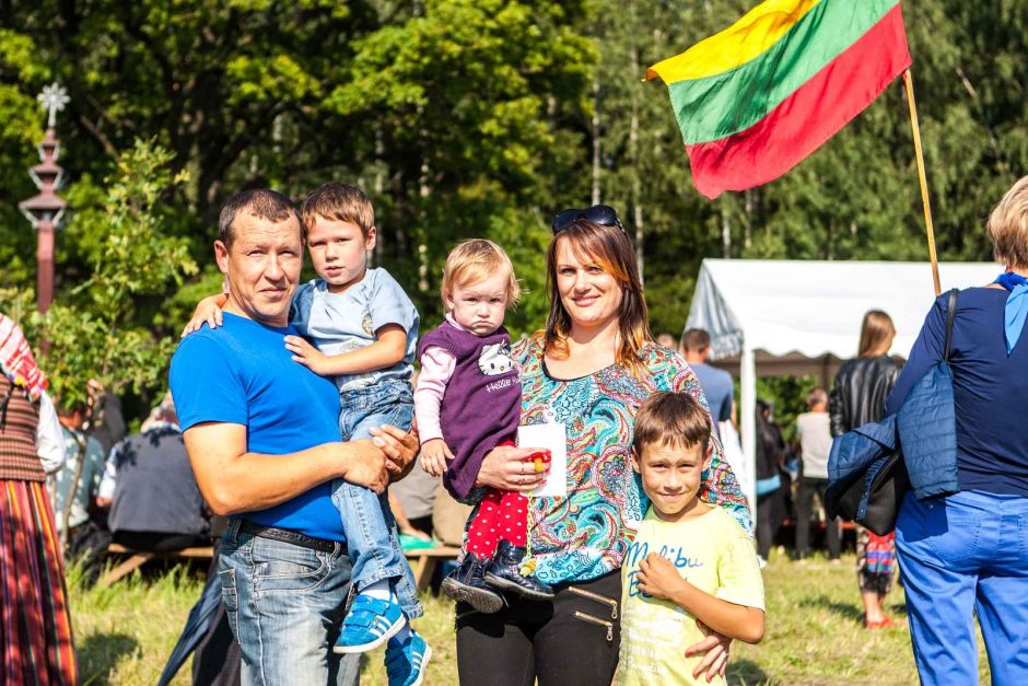 Kauniečiai kartu su visa Lietuva vėl stojo į Baltijos kelią