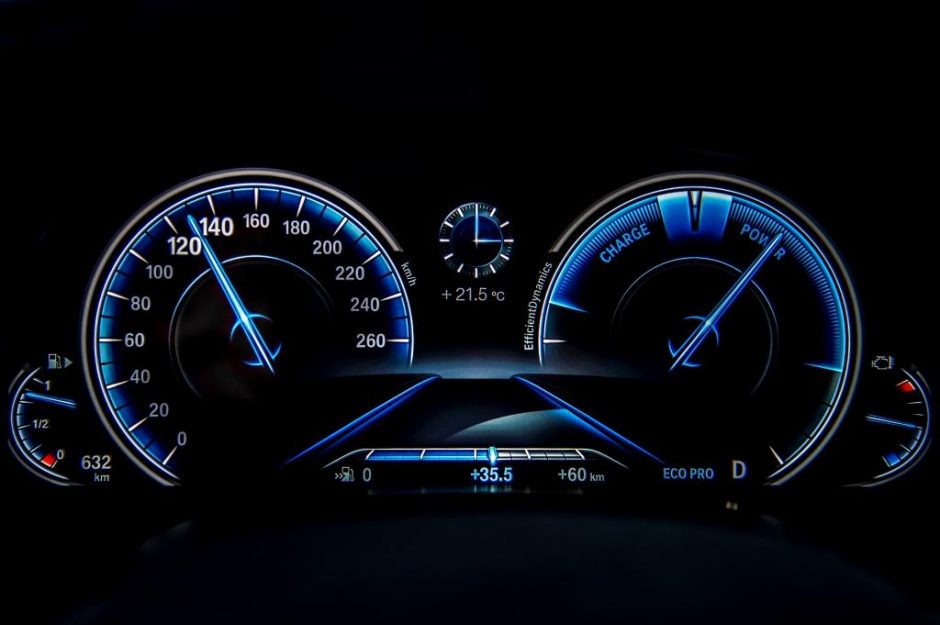 Bavarai atskleidė rudenį debiutuosiančio „BMW 7“ inovacijas