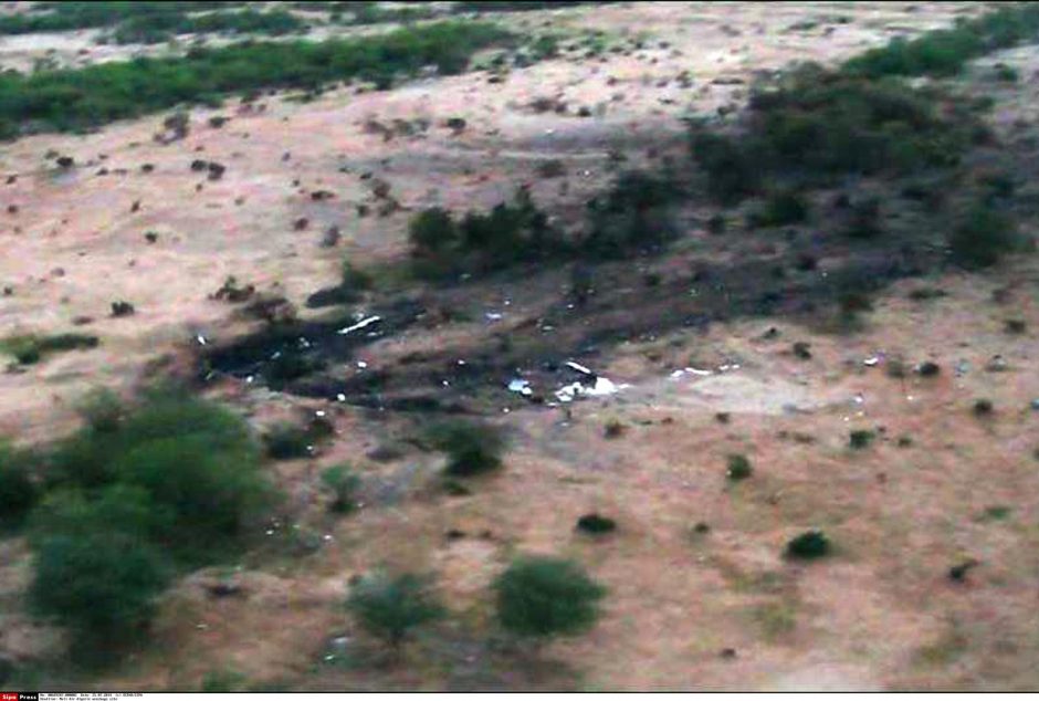 Sudužusiame „Air Algerie“ lėktuve buvusi mergaitė bijojo skristi (aptiktos nuolaužos)