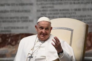 Vatikanas pakomentavo popiežiaus Pranciškaus žodžius apie taikos derybas