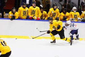 Buvusios NHL žvaigždės kviečia palaikyti jaunimą