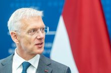 Atsistatydina Latvijos užsienio reikalų ministras K. Karinis